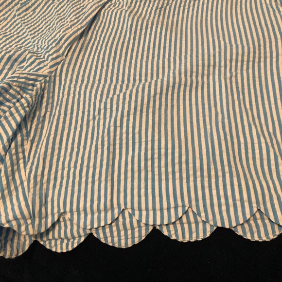 Crown & Ivy Seersucker Shorts - Picture 3 of 3